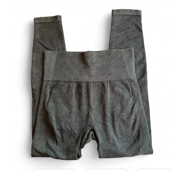 Black/gray ribbed leggings - Picture 1 of 2